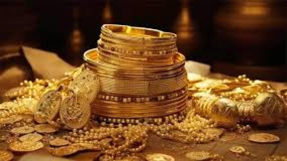 Gold prices drop Rs 1,300 to Rs 81,100 per 10 Grams in Delhi