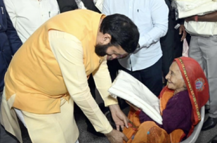 Haryana CM Celebrates Diwali with Elderly & Children at Ashrams in Kurukshetra