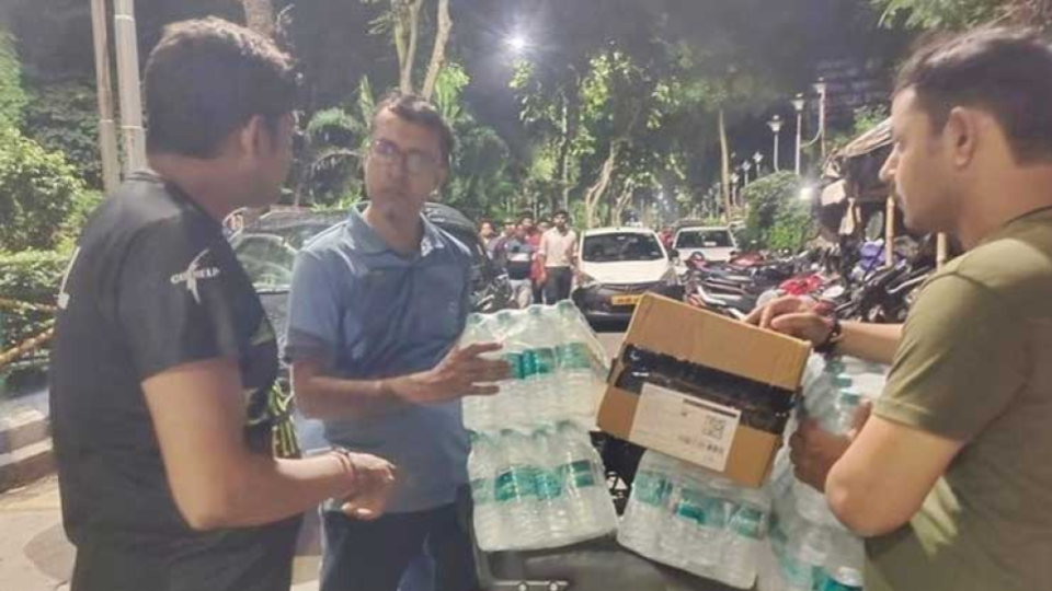 RG Kar case, protesting doctors get food and water from people