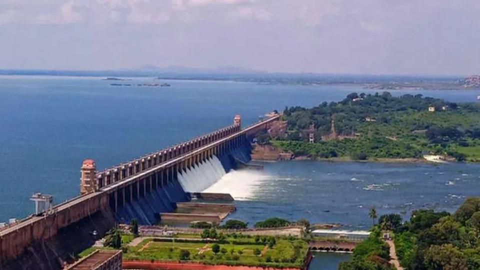 andhrapradeshministerandexpertsvisittungabhadradam