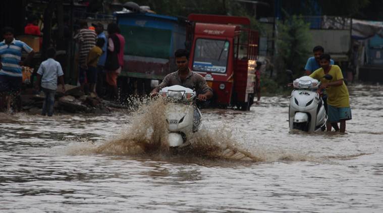 metdeptforecastextremelyheavyrainfalloversaurashtraandkachchh