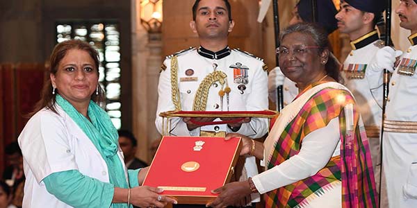 President presents National Florence Nightingale Awards to Nurses at Rashtrapati Bhavan