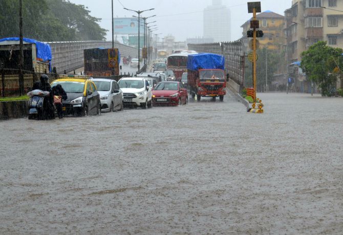 Mumbai comes to standstill as heavy rains lash city