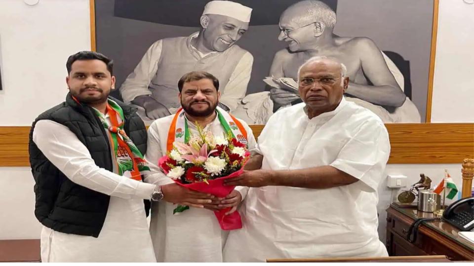 Kamaal Farooqui rejoins Congress after 20 years in Maharashtra