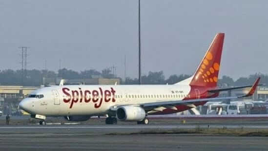 spicejetairlinessends150cabincrewmemberson3monthleavewithoutpay