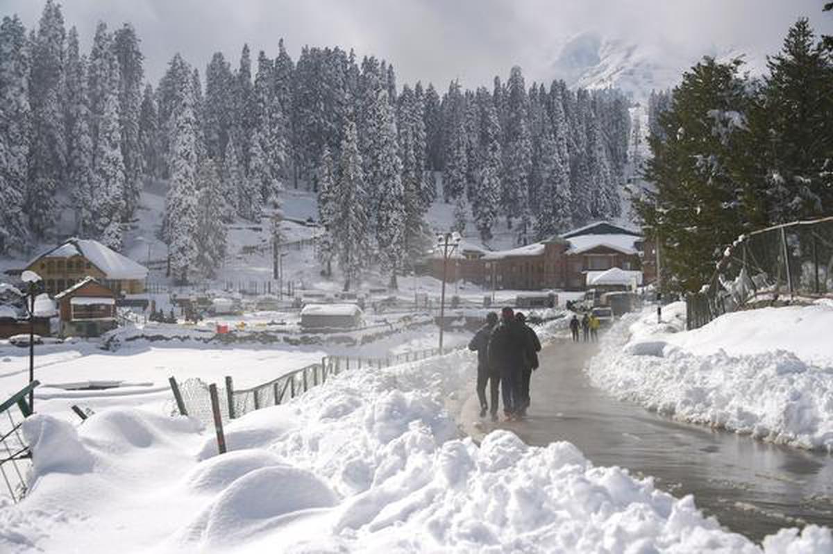 Kashmir Valley Sees Season’s 1st Snowfall