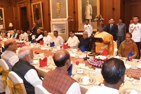 outgoingunioncouncilofministersattendfarewelldinneratrashtrapatibhawan