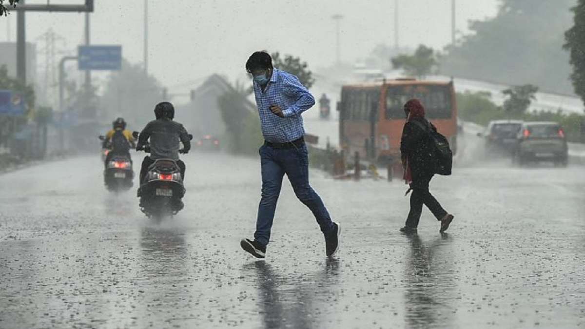 imdpredictsextremelyheavyrainfalloverwesternindia