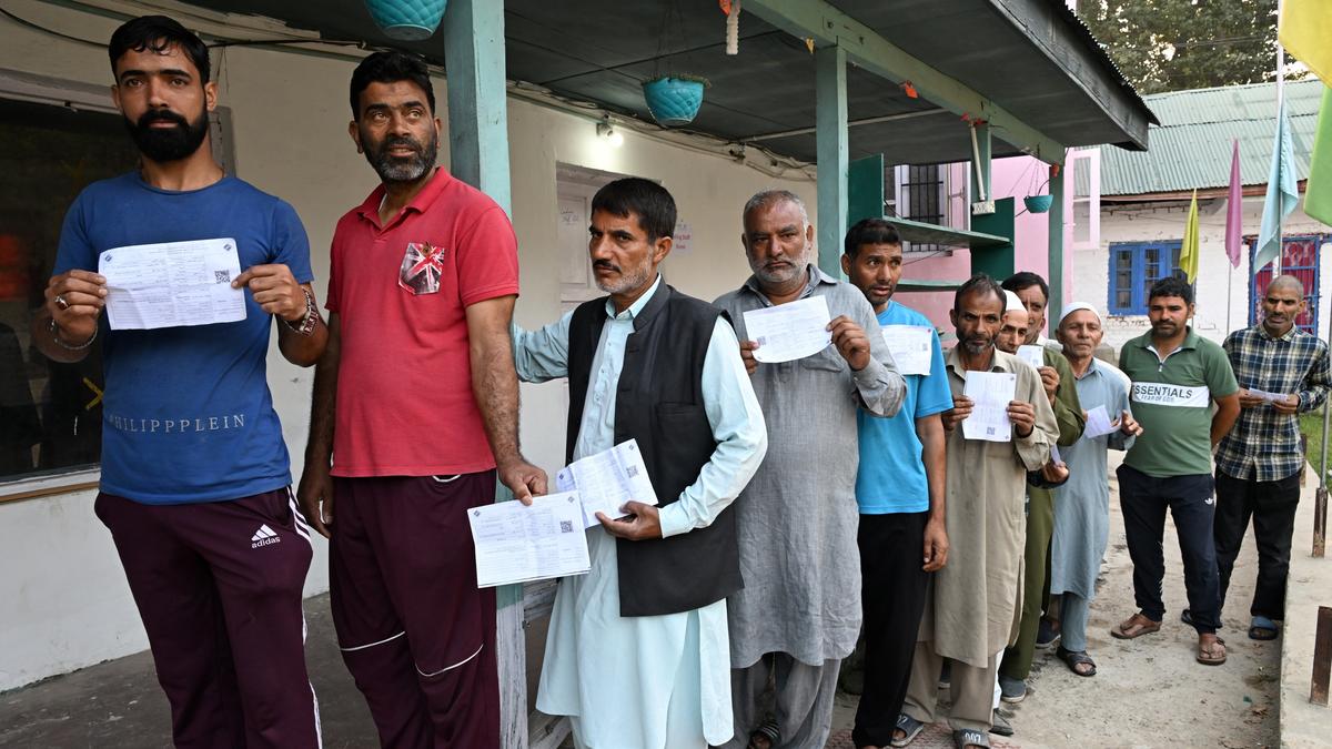 votingbeginsforsecondphaseofjkassemblyelectionsin26constituencies