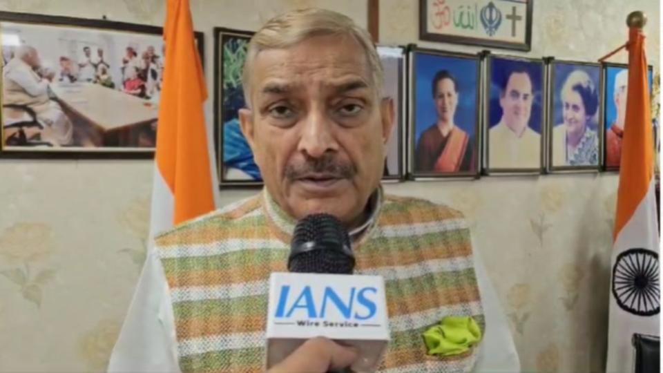 Pramod Tiwari slams BJP, allies for ‘chop off Rahul Gandhi’s tongue’ remark