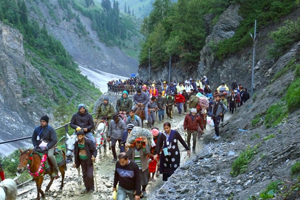 anotherbatchof1654pilgrimsleavesforkashmirvalleytoperformpilgrimagetoamarnathcaveshrine