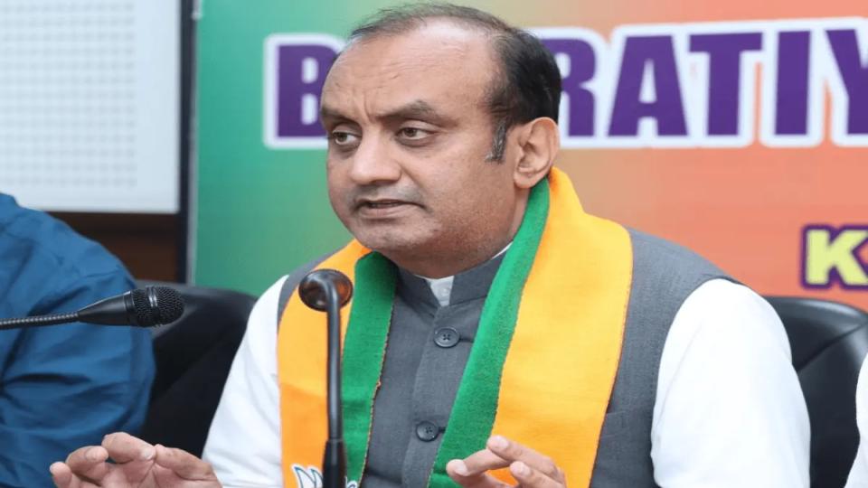 Congress top leadership involved in land grab, says Sudhanshu Trivedi