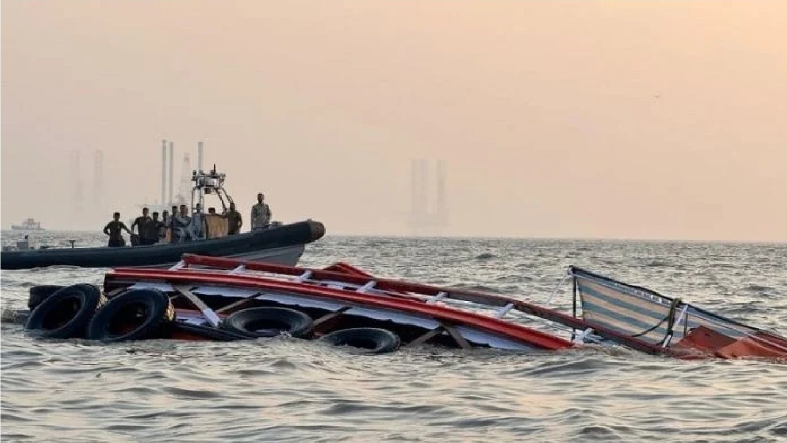 ferryboatcapsizesinseanearmumbaiatleast13passengersfeareddead