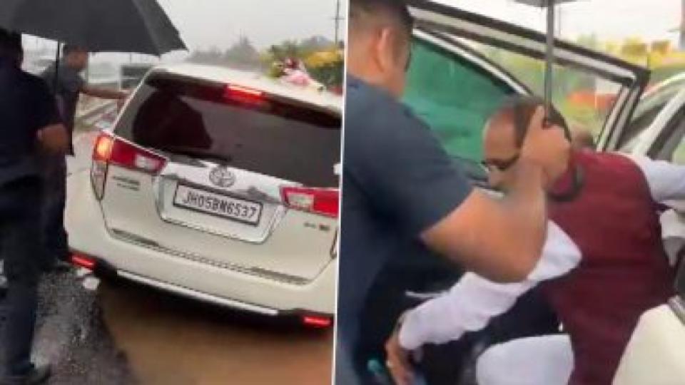 Shivraj Singh Chouhan’s Car Gets Stuck In Pothole Amid Heavy Rains In Jharkhand