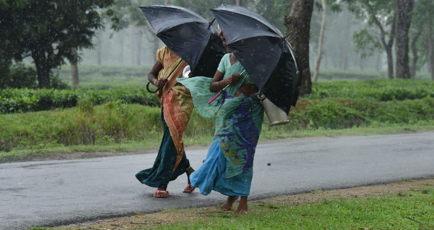 heavyraincontinuestolashacrosskerala