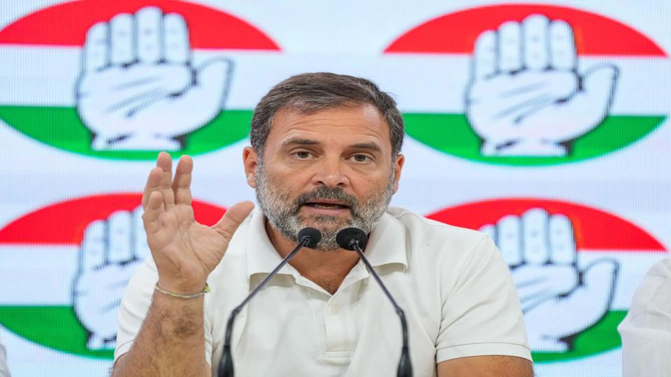 PM ‘stopped’ Ukraine-Russia war but he is unable to stop paper leaks, Rahul