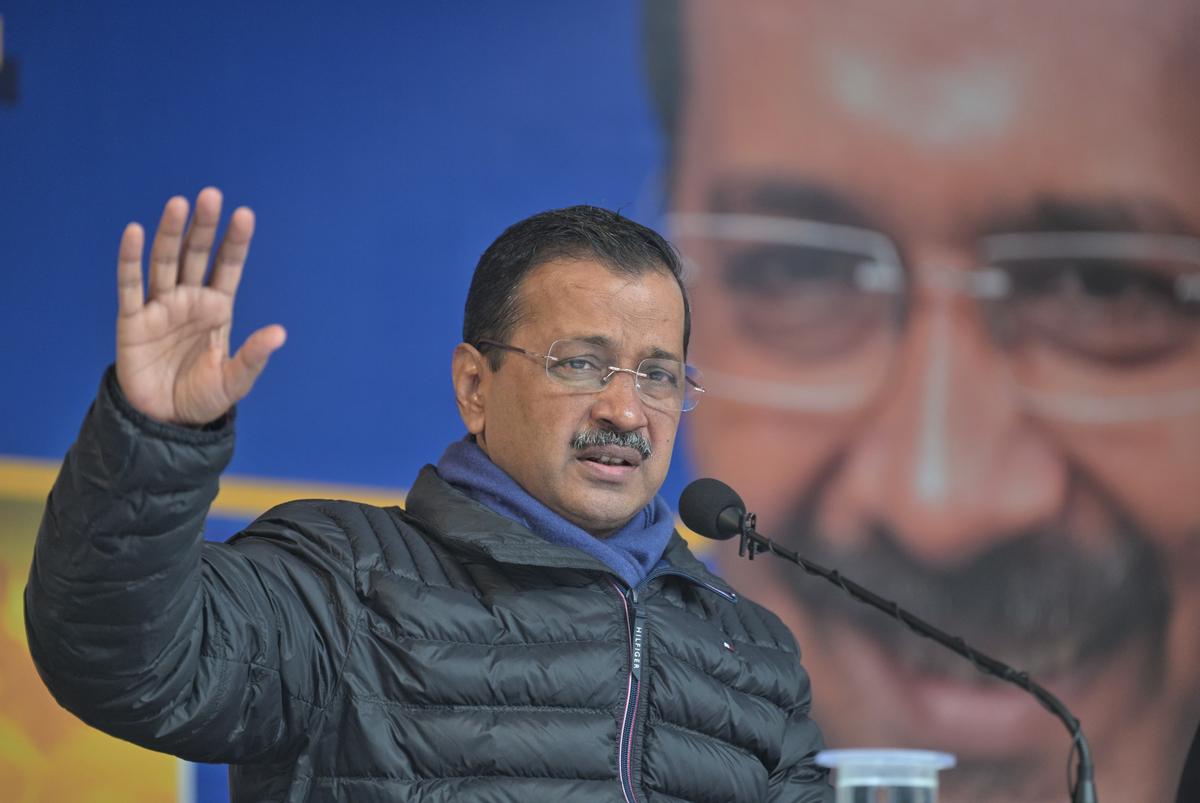 Kejriwal promises financial assistance for RWAs to hire security guards