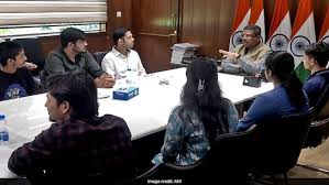 educationministerdharmendrapradhanmeetsstudentstodiscussneetugexam