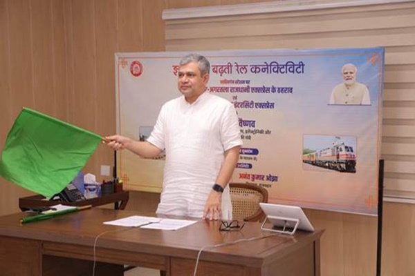 Railways Minister Ashwini Vaishnaw flags off Sahibganj-Howrah Intercity Express