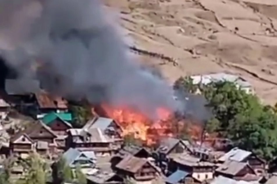 Fire destroys 35 houses in Mulwarwan village, J&K