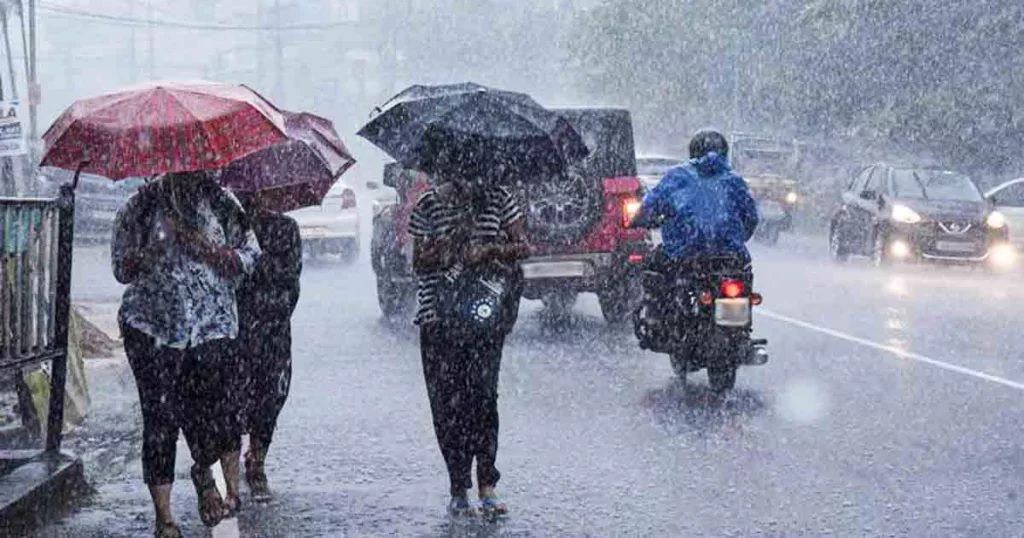 IMD Forecasts Heavy Rain in North, Heatwave in Coastal Karnataka today