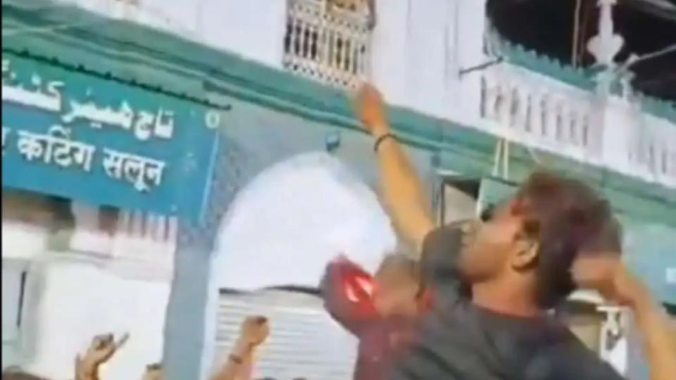 Man ‘aims arrow’ at mosque during Ganesh procession in Maharashtra