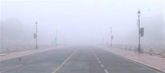 Dense fog covers North India