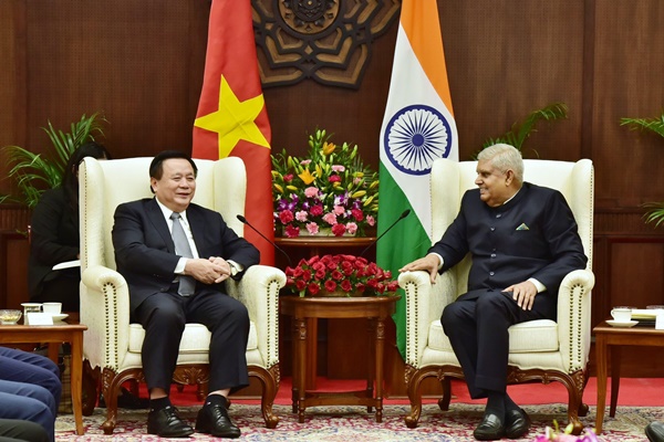 VP Dhankhar meets Vietnam’s Dr Nguyen Xuan Thang to strengthen strategic ties