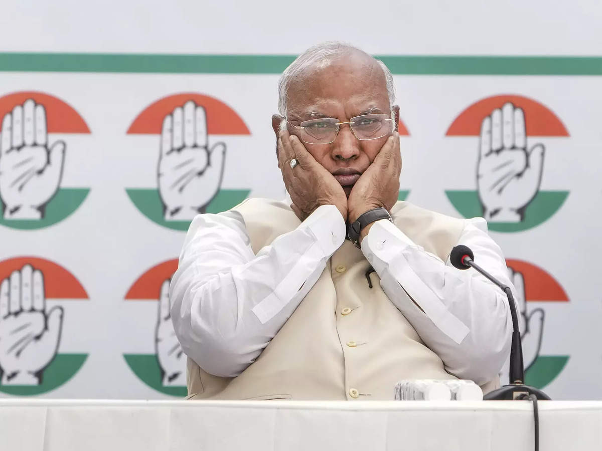 bjpstrugglingtoreach200seatsinlspolls:kharge