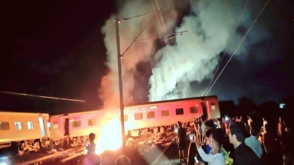 13 coaches derailed after Mysuru-Darbhanga express train collided with goods train, 19 injured