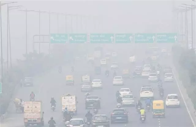 Thick blanket of smog engulfs Delhi-NCR as AQI peaks to ‘severe’ level