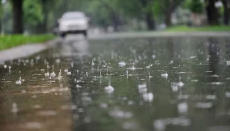 IMD forecasts heavy rainfall over Tamil Nadu, Puducherry & Karaikal today