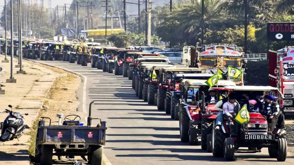 Protesting farmers perform tractor parade on 76th Republic Day