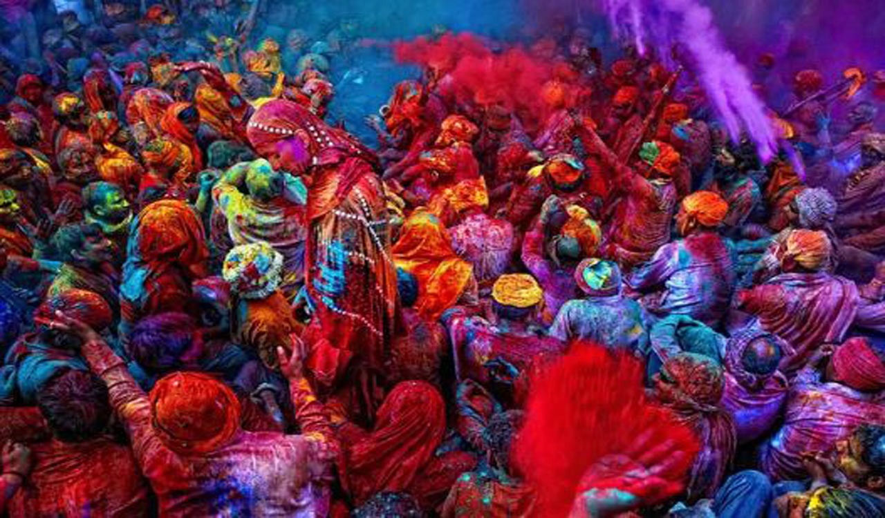 Hydraulic Holi to be played today in Vrindavan