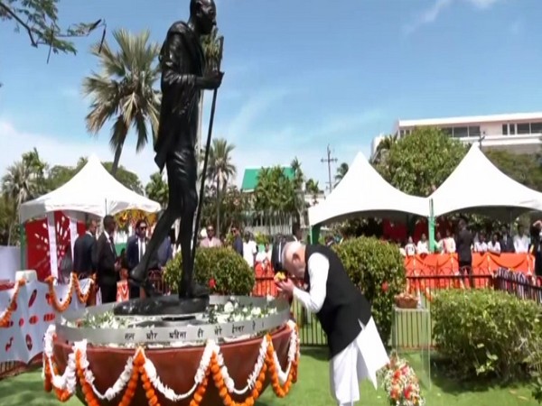 PM Modi pays homage to Mahatma Gandhi at his statue in Georgetown