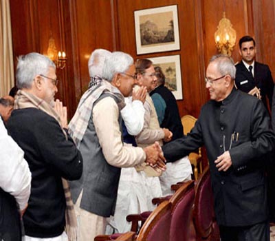 nitishkumarparades130mlasbeforepresidentpranabmukherjee